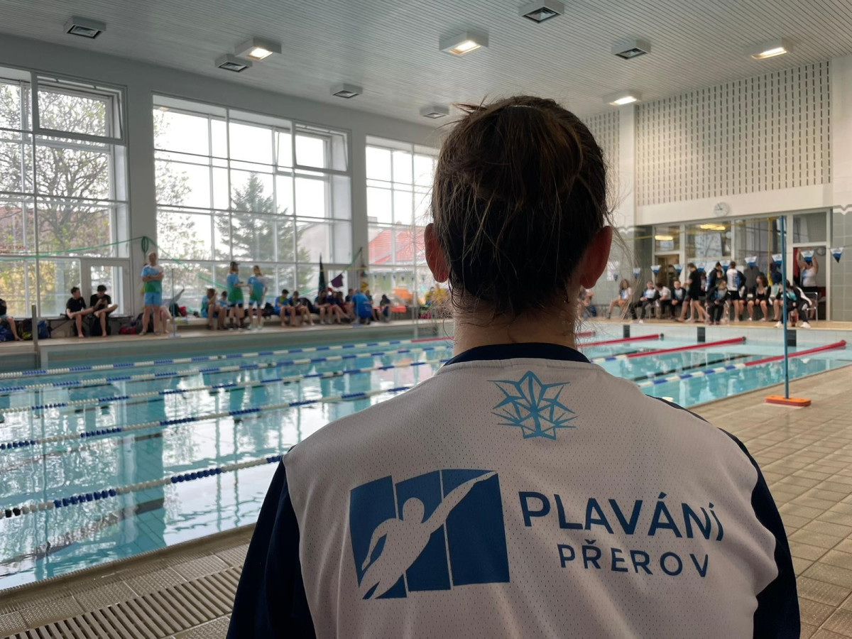 ANDRLOVÁ VÍTĚZNĚ NA KRAJSKÉM PŘEBORU PLAVECKÉ VŠESTRANNOSTI DROP CUP V PROSTĚJOVĚ